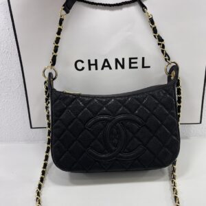https://shopzelique.com/product/classic-quilted-ocean-blue-cc-shoulder-bag USA